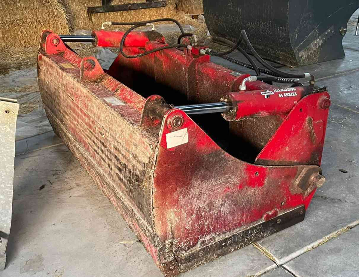 Redrock Kuilhapper 1.60 breed, dichte bodem, Volvo L30 aansluiting voermachines - Silage equipment: picture 1 Redrock Kuilhapper 1.60 breed, dichte bodem, Volvo L30 aansluiting voermachines - Silage equipment: picture 1