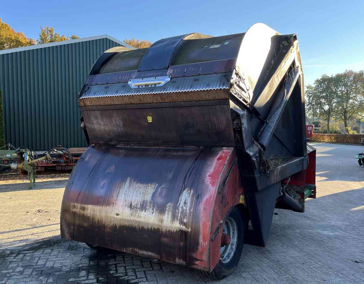 Trioliet Triomix 1200 zelfladende voermengwagen voermachines - Forage mixer wagon: picture 3 Trioliet Triomix 1200 zelfladende voermengwagen voermachines - Forage mixer wagon: picture 3