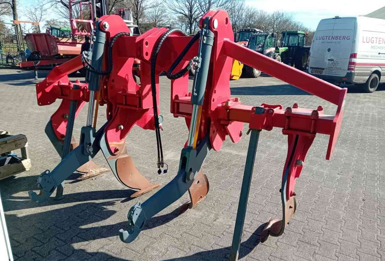 Unia Plow B4 - Subsoiler: picture 3 Unia Plow B4 - Subsoiler: picture 3