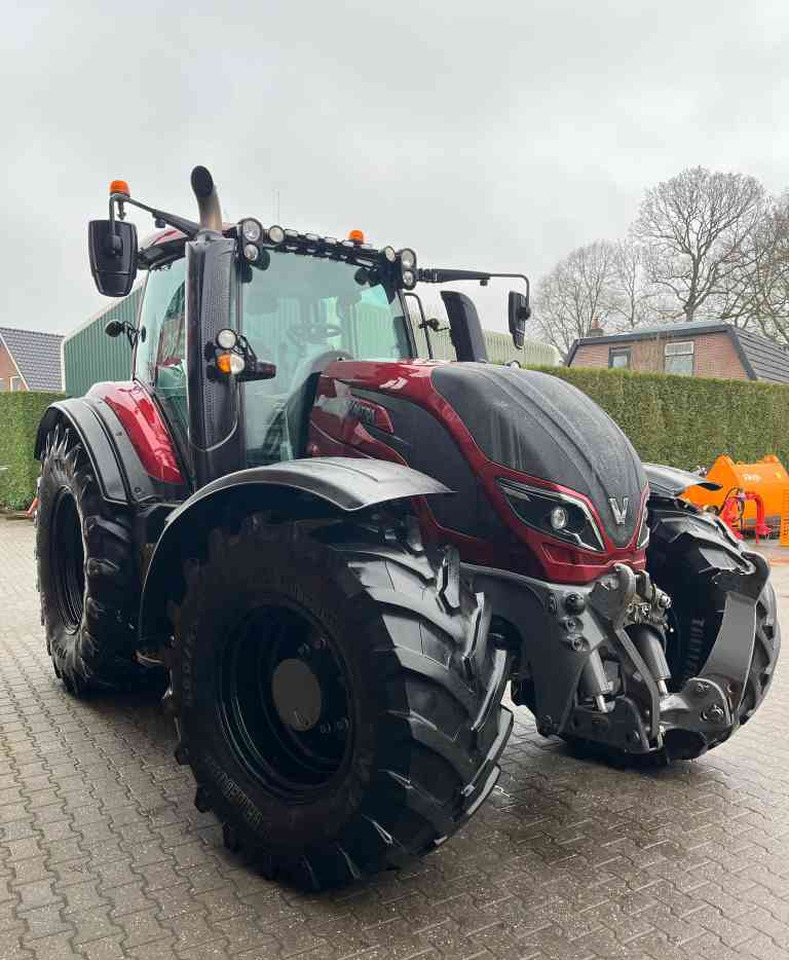 Valtra T234 Direct Tractoren - Farm tractor: picture 3 Valtra T234 Direct Tractoren - Farm tractor: picture 3