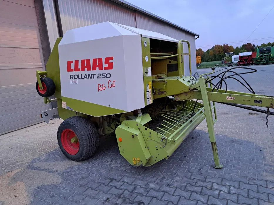 PRASA ROLUJĄCA CLAAS ROLLANT 250 RC 255 - Round baler: picture 3 PRASA ROLUJĄCA CLAAS ROLLANT 250 RC 255 - Round baler: picture 3