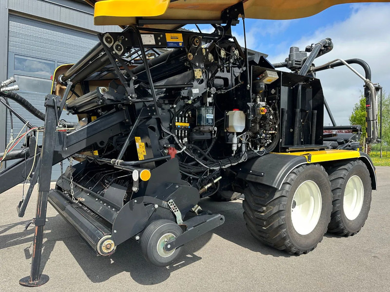 Agricultural machinery New Holland Rollbaler 135 Ultra: picture 15