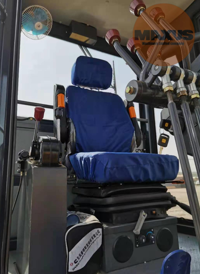 New Grader Нова дорожня бульдозерна машина MAXUS з двигуном Cummins: picture 7