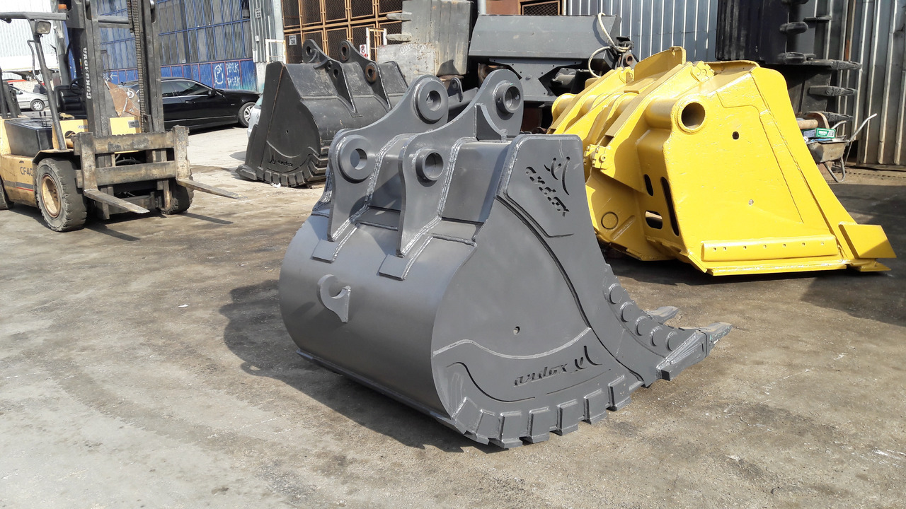 KOMATSU - Excavator bucket for Construction machinery: picture 1 KOMATSU - Excavator bucket for Construction machinery: picture 1