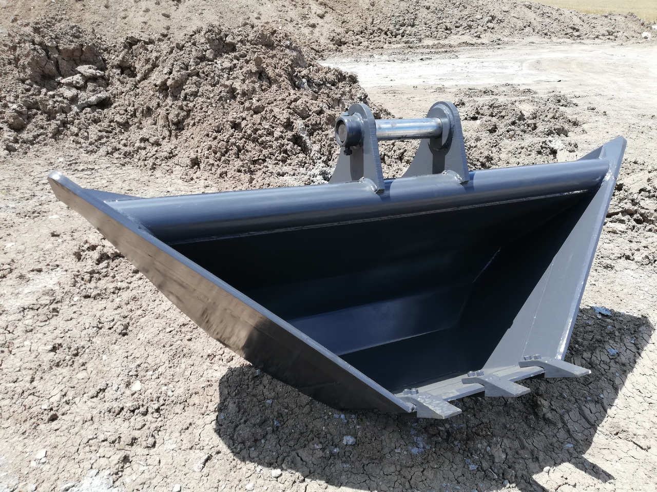 Liebherr - Excavator bucket for Construction machinery: picture 1 Liebherr - Excavator bucket for Construction machinery: picture 1