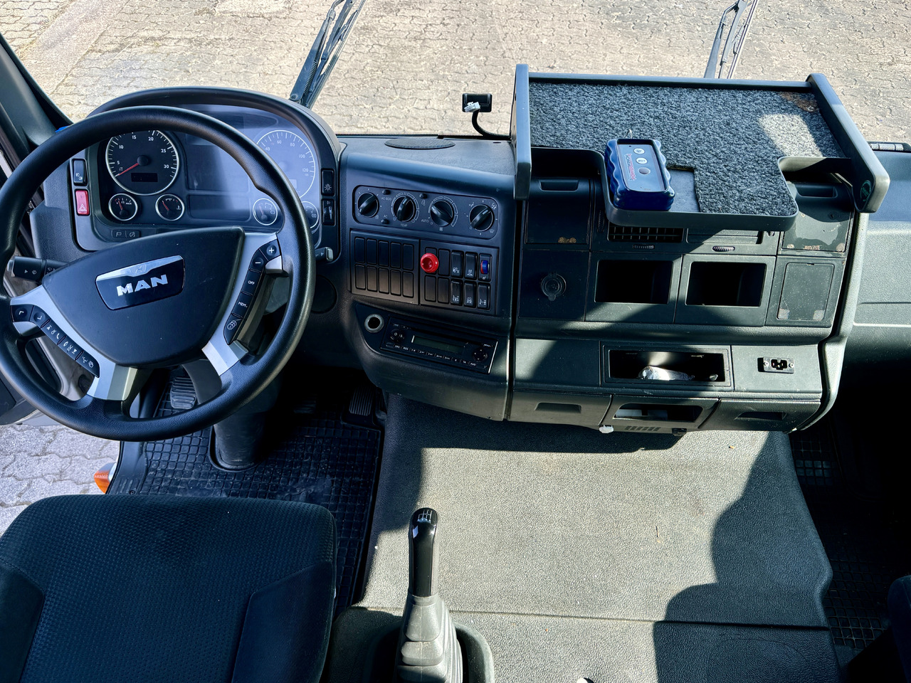 Interior photo 3: Leasing of MAN TGL 8.220  BL 8.220 MAN TGL 8.220  BL 8.220