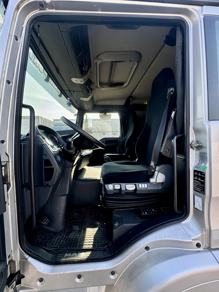 Interior photo 5: Leasing of MAN TGL 8.220  BL 8.220 MAN TGL 8.220  BL 8.220