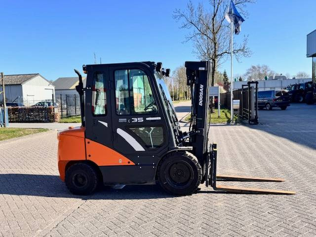 Doosan D35c Pro-7 - Diesel forklift: picture 2 Doosan D35c Pro-7 - Diesel forklift: picture 2