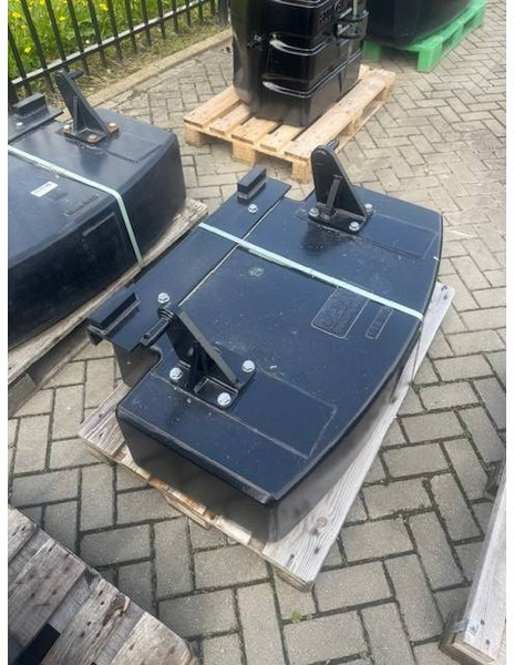 Gewichtenblok 600 KG achtergewicht , Rearweight - Spare parts for Agricultural machinery: picture 1 Gewichtenblok 600 KG achtergewicht , Rearweight - Spare parts for Agricultural machinery: picture 1