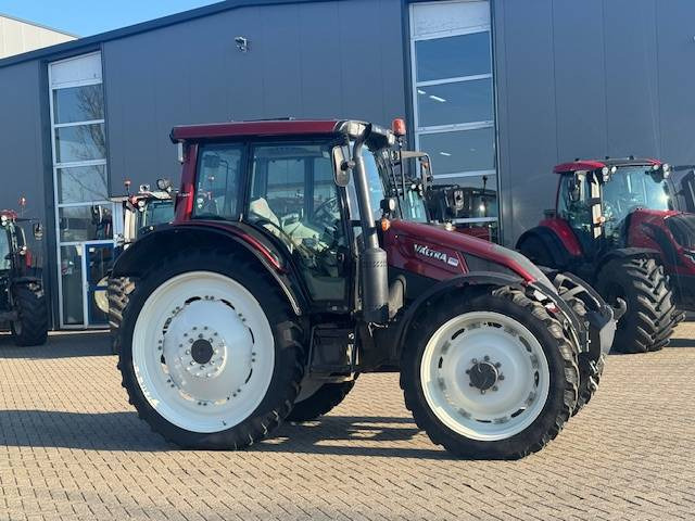 Valtra N93 hitech5, 2015, 517 uur! - Farm tractor: picture 4 Valtra N93 hitech5, 2015, 517 uur! - Farm tractor: picture 4