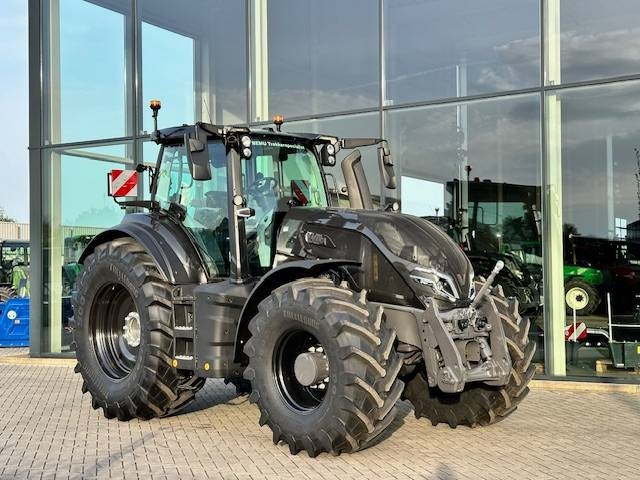 Valtra Q225 Alle opties! ook twintrac! - Farm tractor: picture 2 Valtra Q225 Alle opties! ook twintrac! - Farm tractor: picture 2