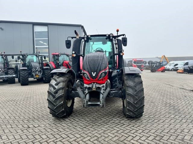 Valtra T144 Hitech - Farm tractor: picture 5 Valtra T144 Hitech - Farm tractor: picture 5