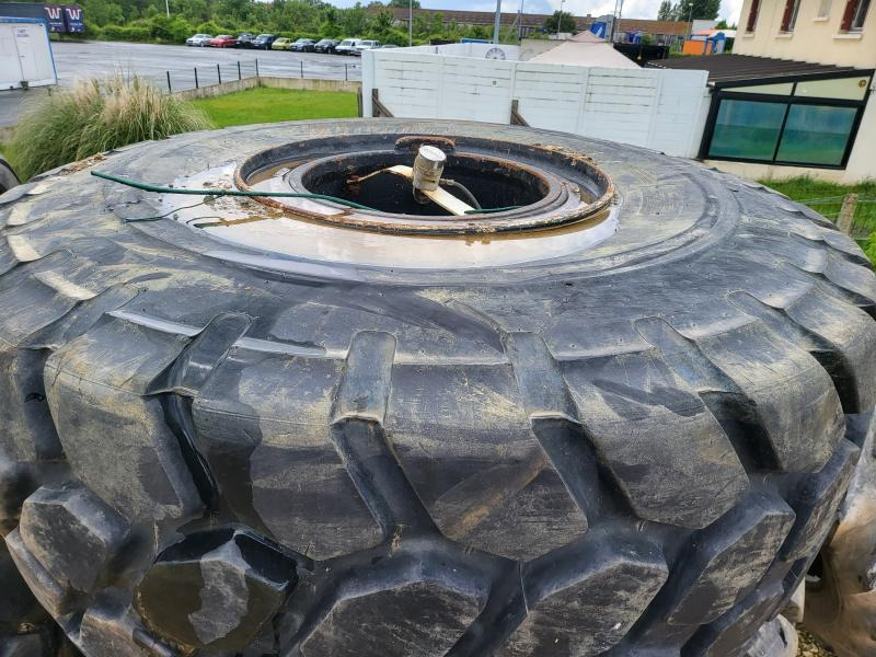 Bridgestone - Tire for Construction machinery: picture 3 Bridgestone - Tire for Construction machinery: picture 3