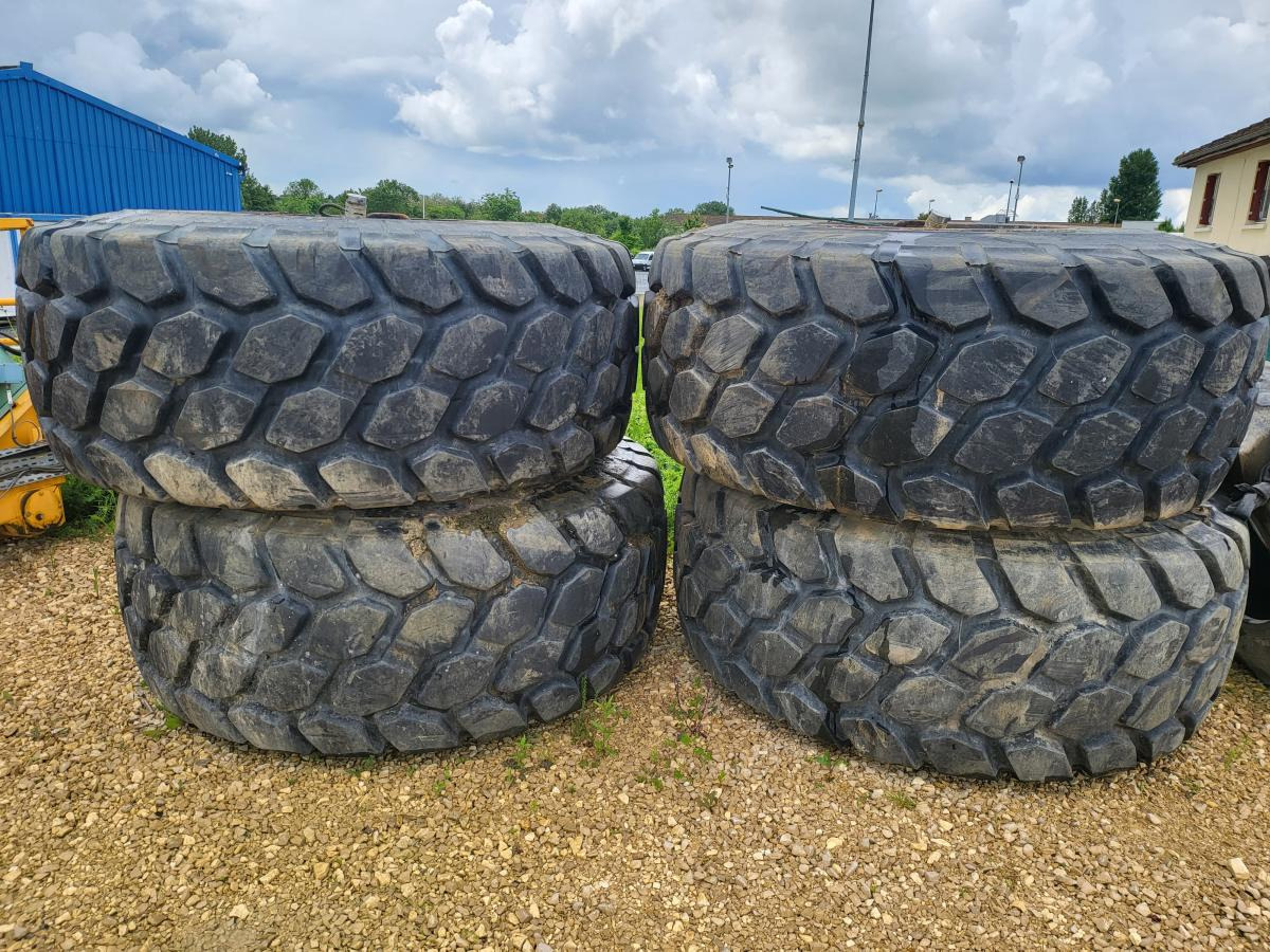 Bridgestone - Tire for Construction machinery: picture 2 Bridgestone - Tire for Construction machinery: picture 2