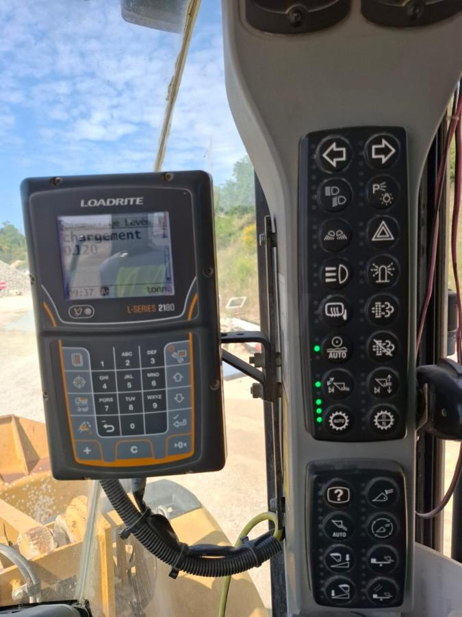 Wheel loader Caterpillar 972K: picture 12
