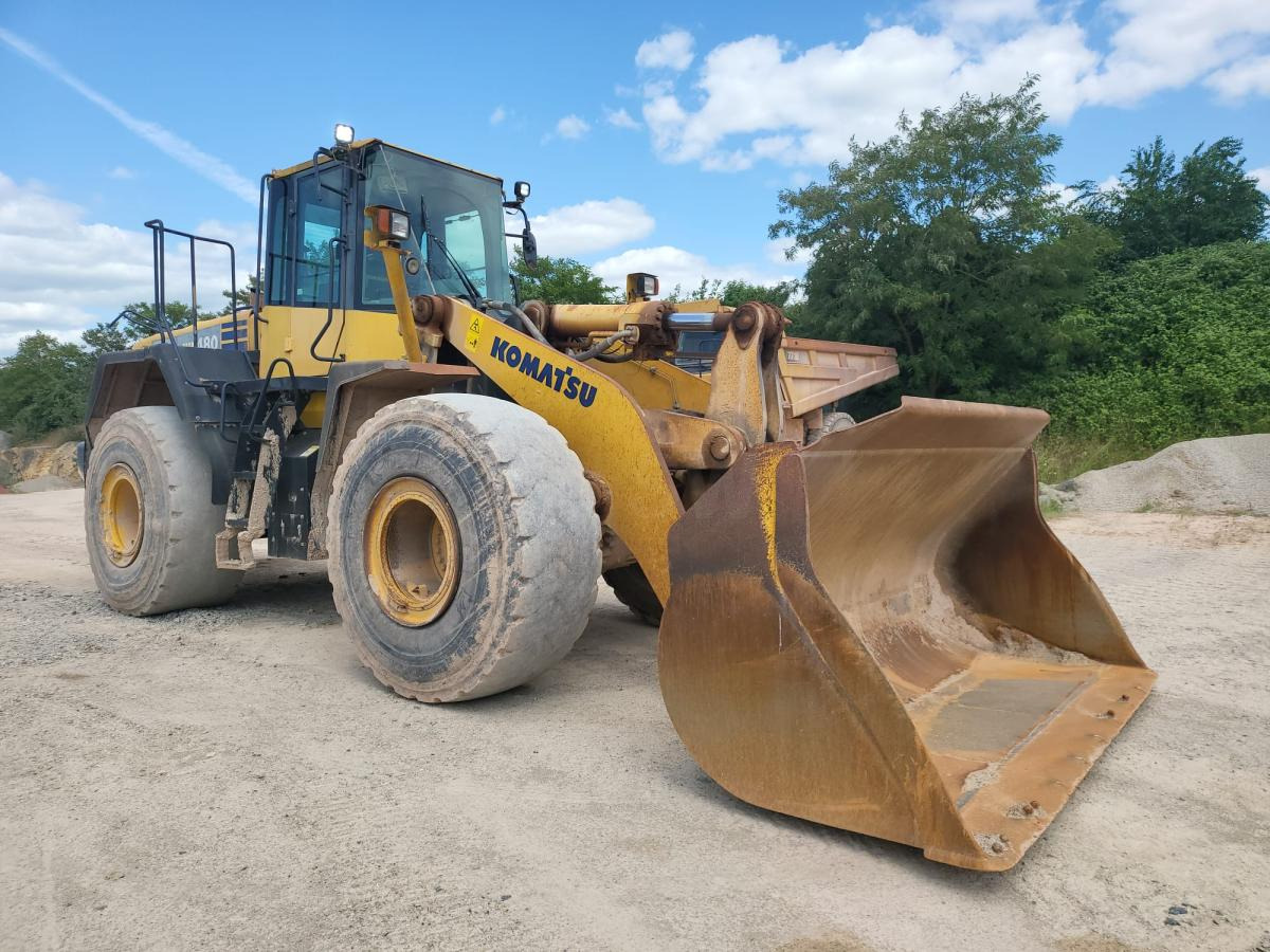 Komatsu WA480-6 - Wheel loader: picture 1 Komatsu WA480-6 - Wheel loader: picture 1