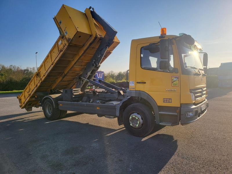 Mercedes Atego 1622 - Hook lift truck: picture 1 Mercedes Atego 1622 - Hook lift truck: picture 1