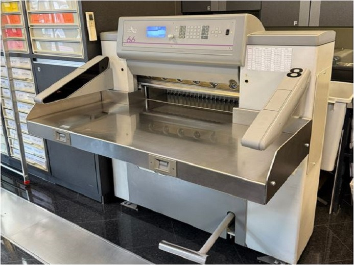 POLAR 66 E - Paper cutting machine: picture 1 POLAR 66 E - Paper cutting machine: picture 1