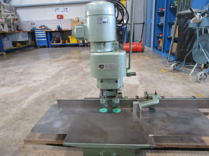 ZWEISPINDELBOHRMASCHINE HANG 136 D - Printing machinery: picture 2 ZWEISPINDELBOHRMASCHINE HANG 136 D - Printing machinery: picture 2