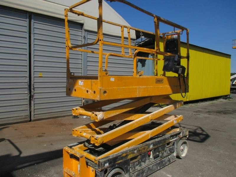 Haulotte Compact 8 - Scissor lift: picture 2 Haulotte Compact 8 - Scissor lift: picture 2