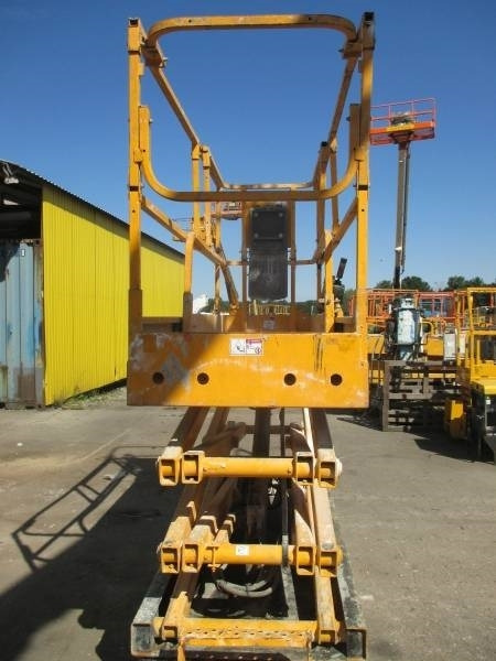 Haulotte Compact 8 - Scissor lift: picture 3 Haulotte Compact 8 - Scissor lift: picture 3