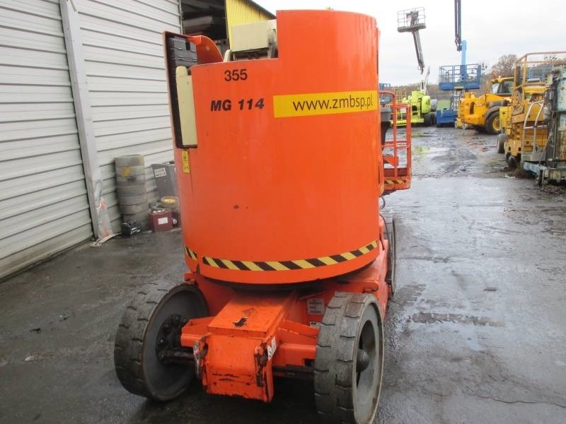 JLG E 300 AJ - Articulated boom: picture 3 JLG E 300 AJ - Articulated boom: picture 3
