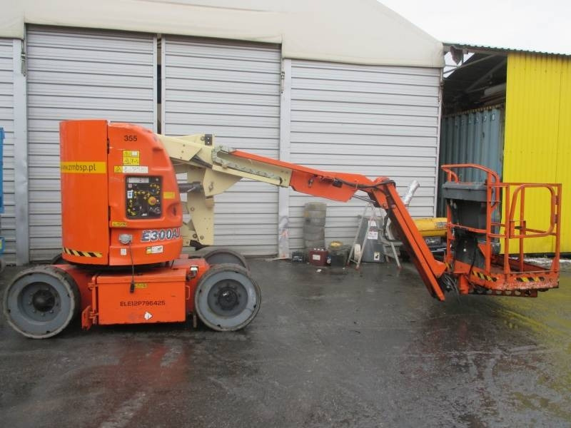 JLG E 300 AJ - Articulated boom: picture 1 JLG E 300 AJ - Articulated boom: picture 1