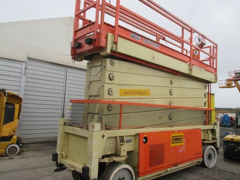 JLG Liftlux 245-12 - Scissor lift: picture 2 JLG Liftlux 245-12 - Scissor lift: picture 2
