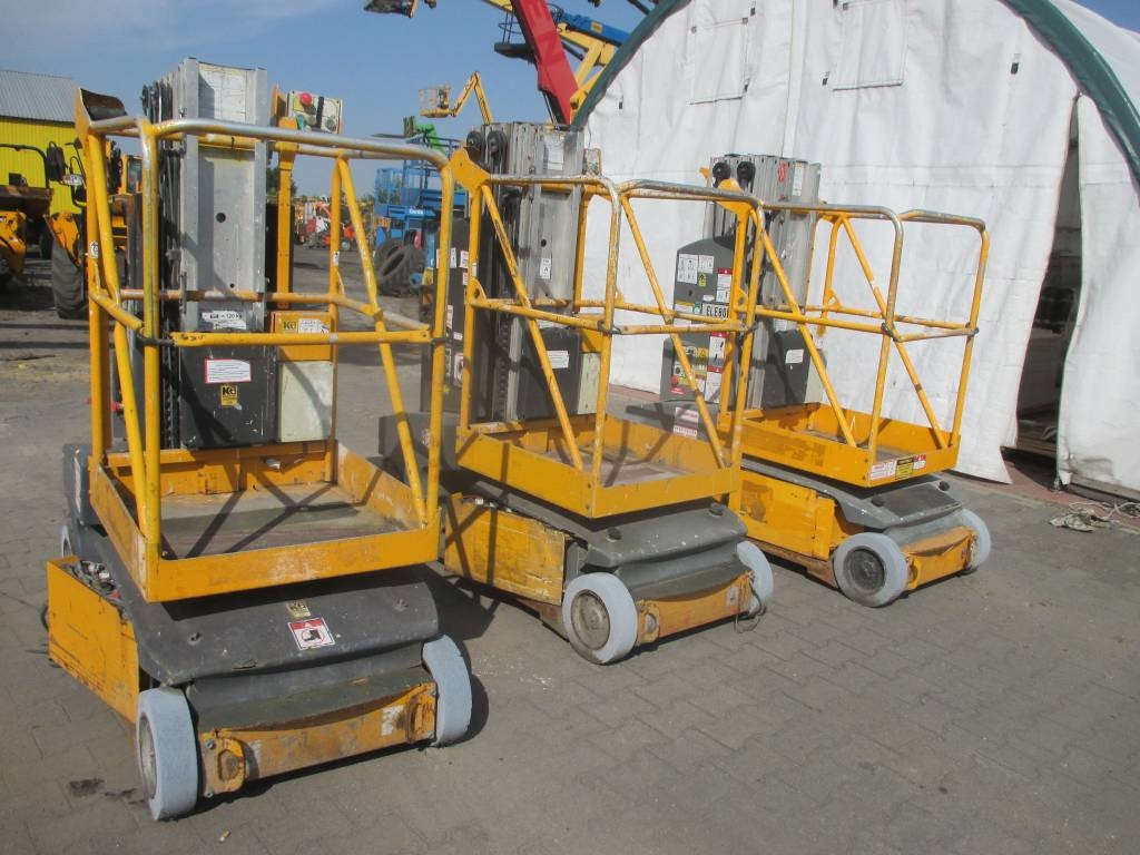 JLG Toucan Junior 8 - Vertical mast lift: picture 1 JLG Toucan Junior 8 - Vertical mast lift: picture 1