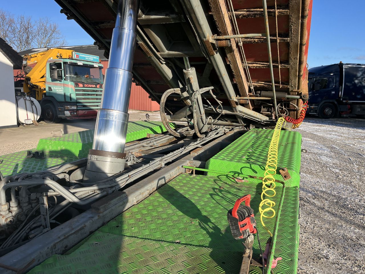 SCANIA R 500 8X4 V8 - Cable system truck: picture 5 SCANIA R 500 8X4 V8 - Cable system truck: picture 5