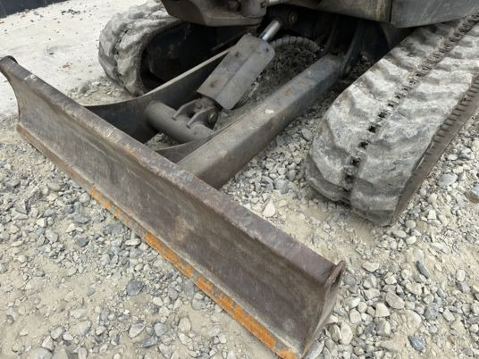 Mini excavator Bobcat E26 à 16900 € HT: picture 10