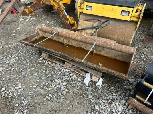 Godet de curage inclinable arden QA20 - QA21 - Excavator bucket: picture 2 Godet de curage inclinable arden QA20 - QA21 - Excavator bucket: picture 2