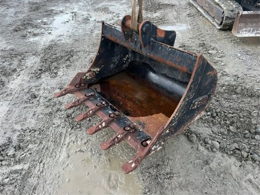 Godet de terrassement - axe 40 mm - Excavator bucket: picture 1 Godet de terrassement - axe 40 mm - Excavator bucket: picture 1