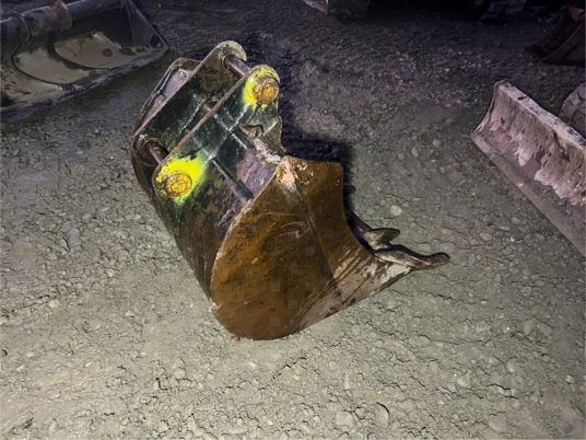 Godet de terrassement jcb - axe 45 mm - Excavator bucket: picture 5 Godet de terrassement jcb - axe 45 mm - Excavator bucket: picture 5