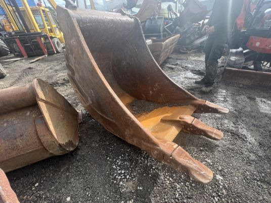 Godet de tranchée Arden pour pelle de 25 a 30 T - Excavator bucket: picture 2 Godet de tranchée Arden pour pelle de 25 a 30 T - Excavator bucket: picture 2