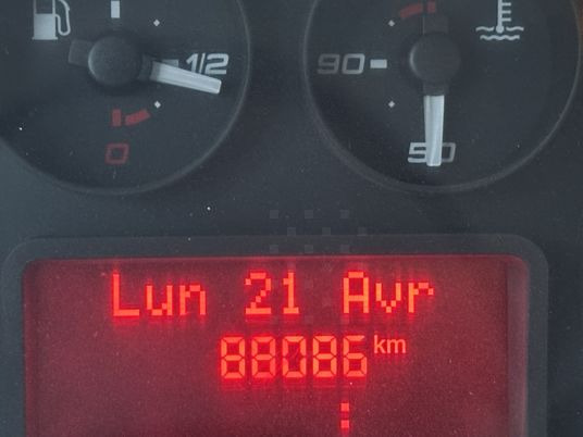 Tipper van Iveco 35-130 Benne: picture 9