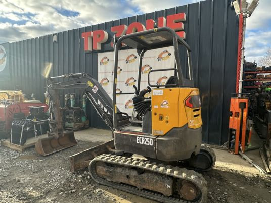 Volvo ECR25D à 22 500 € HT - Mini excavator: picture 4 Volvo ECR25D à 22 500 € HT - Mini excavator: picture 4