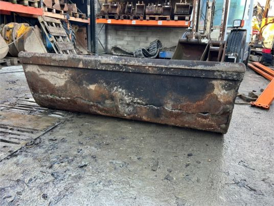 Godet de curage - axe 65 mm - Excavator bucket: picture 5 Godet de curage - axe 65 mm - Excavator bucket: picture 5