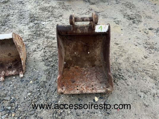Godet de terrassement - axe 45 mm - Excavator bucket: picture 1 Godet de terrassement - axe 45 mm - Excavator bucket: picture 1