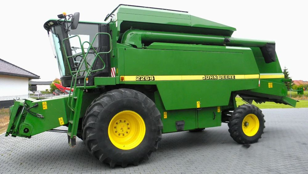 John Deere 2264 2001 Rok heder 6,1m , Nie Malowany, Stan Bardzo Dobry - Combine harvester: picture 1 John Deere 2264 2001 Rok heder 6,1m , Nie Malowany, Stan Bardzo Dobry - Combine harvester: picture 1