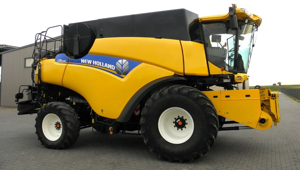 New Holland CR9080 2013 Rok , heder Varifeed 9,15m, Nowsza Wersja, Nie Malowany, Stan Idealny - Combine harvester: picture 4 New Holland CR9080 2013 Rok , heder Varifeed 9,15m, Nowsza Wersja, Nie Malowany, Stan Idealny - Combine harvester: picture 4