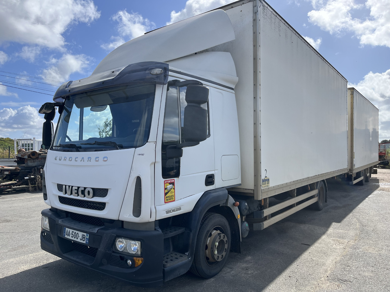 IVECO Eurocargo 120e28 - Box truck: picture 1 IVECO Eurocargo 120e28 - Box truck: picture 1