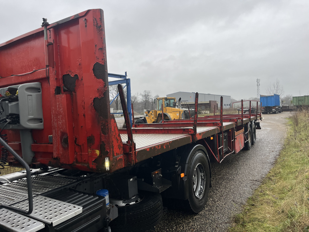 TRAILOR 2 essieux jumelés - Dropside/ Flatbed semi-trailer: picture 1 TRAILOR 2 essieux jumelés - Dropside/ Flatbed semi-trailer: picture 1
