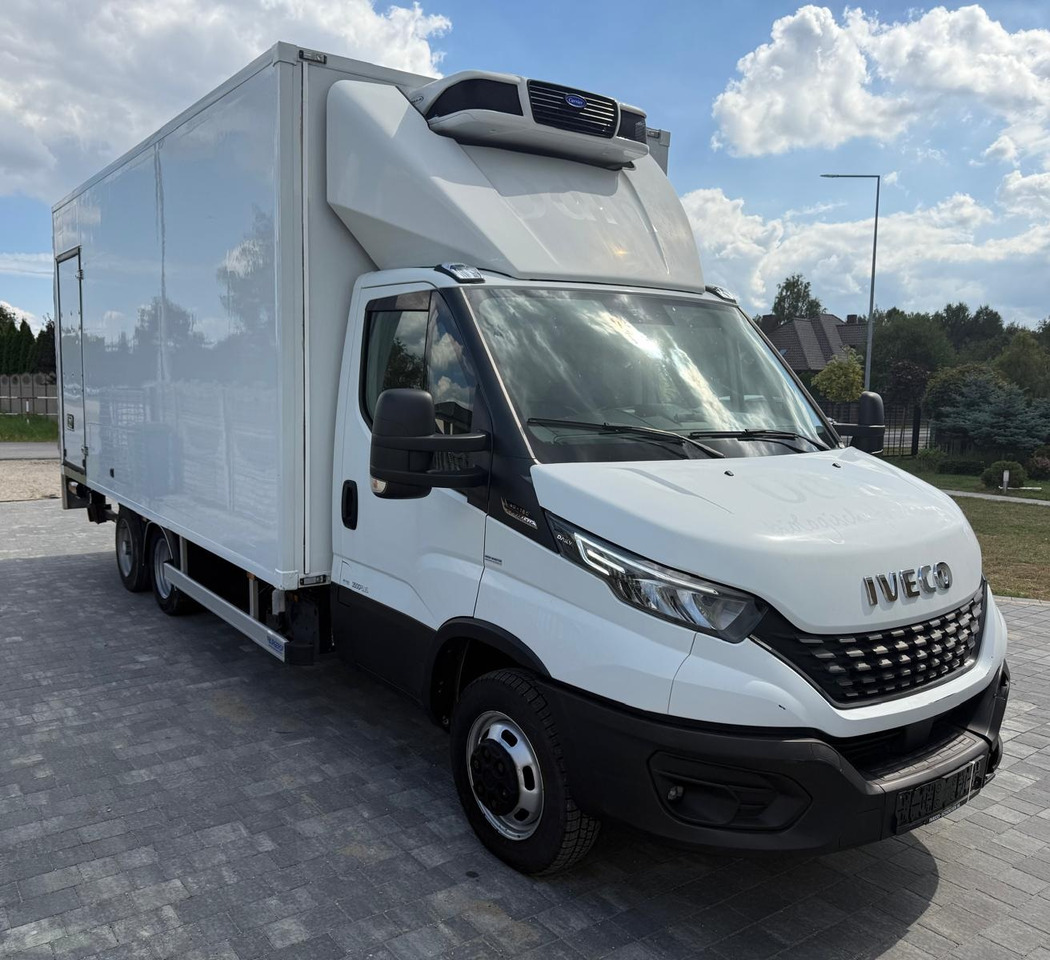 IVECO 40C18 BE COMBI – chłodnia z windą, kat. B+E, polift, 2019 rok - Refrigerated van: picture 3 IVECO 40C18 BE COMBI – chłodnia z windą, kat. B+E, polift, 2019 rok - Refrigerated van: picture 3