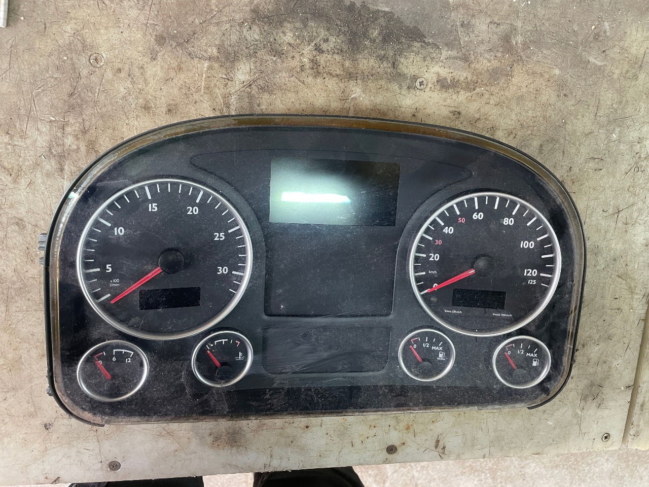 MAN MAN Lions City Kombiinstrument 81.272026224 81272026224  - Electrical system for Truck: picture 1 MAN MAN Lions City Kombiinstrument 81.272026224 81272026224  - Electrical system for Truck: picture 1