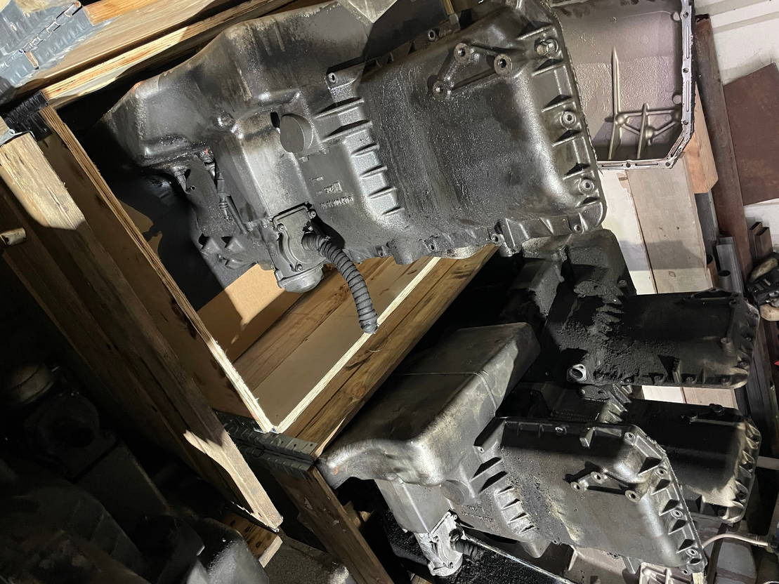 Mercedes-Benz Ölwanne Mercedes Motor OM 457 HLA A4570101113 OM457 Euro 5 EEV 15  - Oil pan for Bus: picture 5 Mercedes-Benz Ölwanne Mercedes Motor OM 457 HLA A4570101113 OM457 Euro 5 EEV 15  - Oil pan for Bus: picture 5