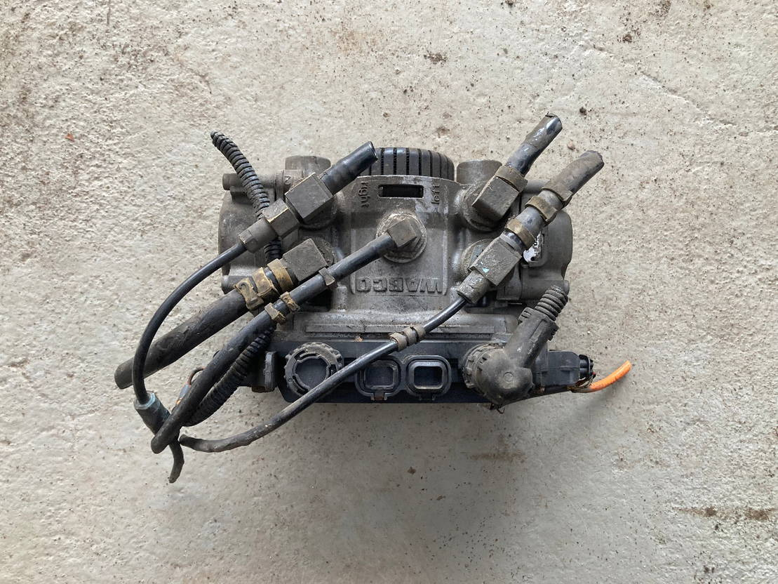 Wabco Wabco Bremse 4801041060 Ventil EBS 81521066071 Achsmodulator 81521066058 8 - Spare parts: picture 1 Wabco Wabco Bremse 4801041060 Ventil EBS 81521066071 Achsmodulator 81521066058 8 - Spare parts: picture 1