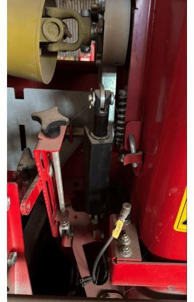 GRIMME GL410 - Potato planter: picture 4 GRIMME GL410 - Potato planter: picture 4