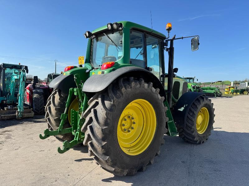 JOHN DEERE 6820 - Farm tractor: picture 4 JOHN DEERE 6820 - Farm tractor: picture 4