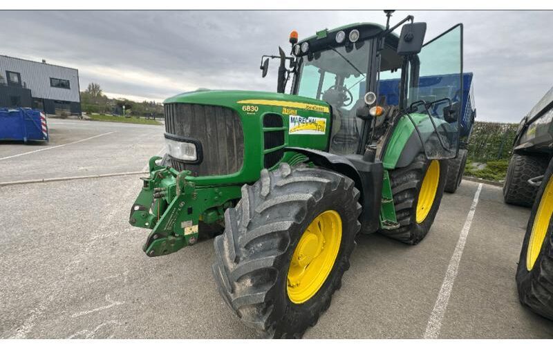 JOHN DEERE 6830 PREMIUM - Farm tractor: picture 1 JOHN DEERE 6830 PREMIUM - Farm tractor: picture 1